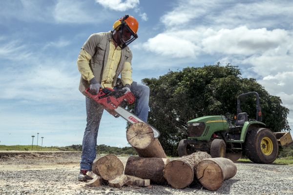 Global Chainsaw Market to Hit $3.8B By 2032, Eco-Friendly Models Surge in Popularity